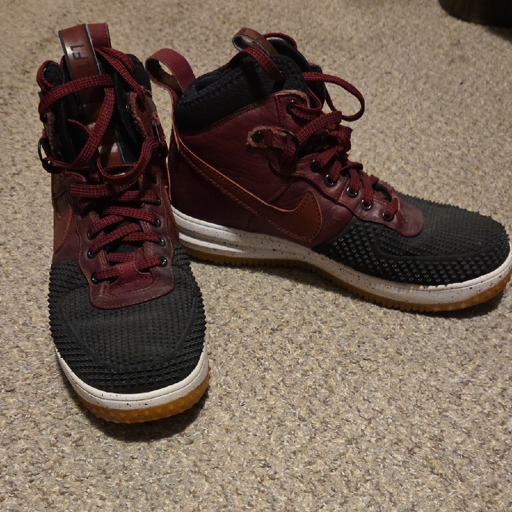 Nike Duckboots - Air Force 1 (Red & Black)